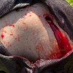 SFX-Prosthetic Einschuss SFX-Maskenbild Oberschenkel mit Blutaustritt Spezialeffekte movieSFX